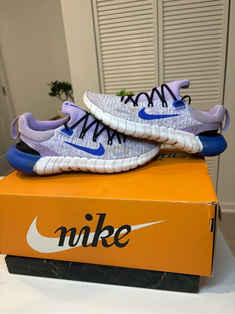 Nike Free Run Purple Running Shoes Rare Color Womens size 8